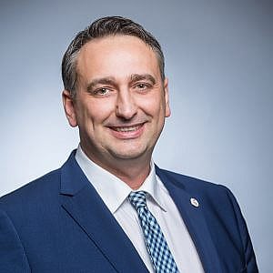 Immobilienmakler Hucz