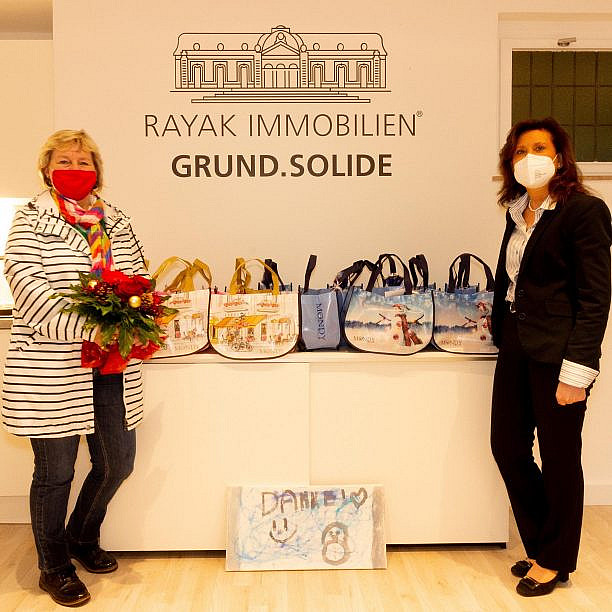 Geschenkübergabe