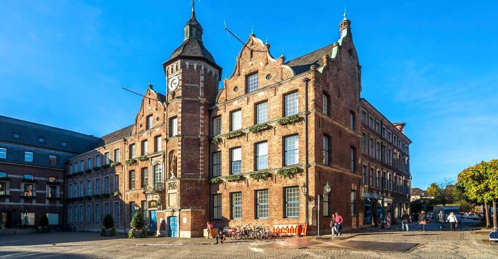 Haus kaufen Düsseldorf Altstadt: Das Rathaus von Düsseldorf.